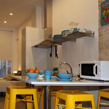 Loft Independiente Con Piscina Compartida En Centro De דירה *