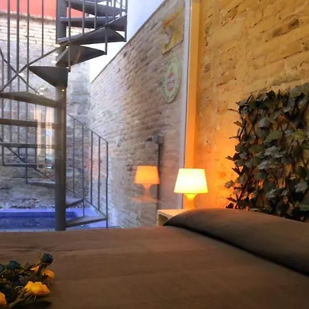 Loft Independiente Con Piscina Compartida En Centro De דירה *