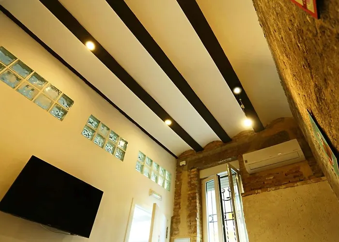 Loft Independiente Con Piscina Compartida En Centro De