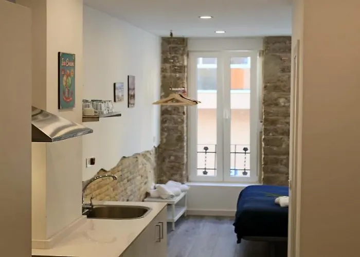 Loft Independiente Con Piscina Compartida En Centro De