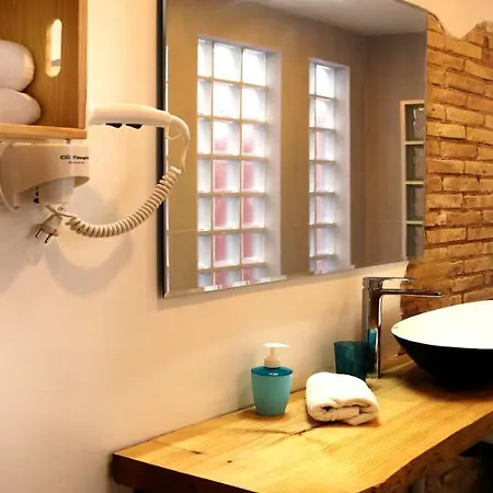 Loft Independiente Con Piscina Compartida En Centro De