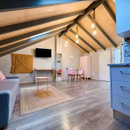 Loft Independiente Con Piscina Compartida En Centro De Appartamento Valenza