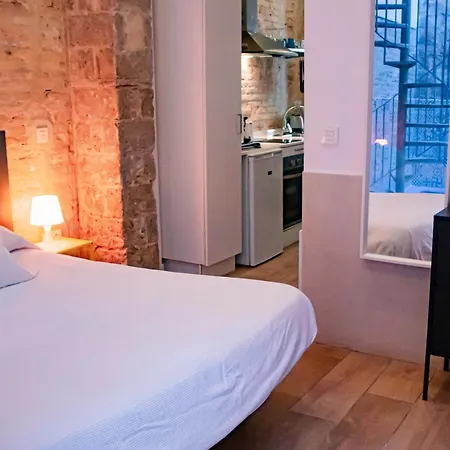 Loft Independiente Con Piscina Compartida En Centro De Apartman *