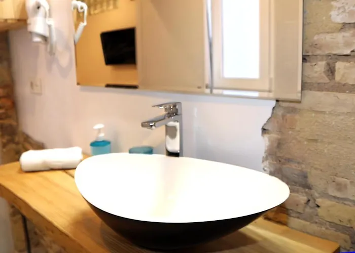 Appartement Loft Independiente Con Piscina Compartida En Centro De Valence