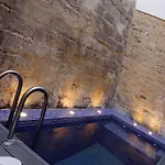 Loft Independiente Con Piscina Compartida En Centro De Apartamento