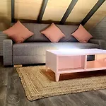 Loft Independiente Con Piscina Compartida En Centro De Apartamento