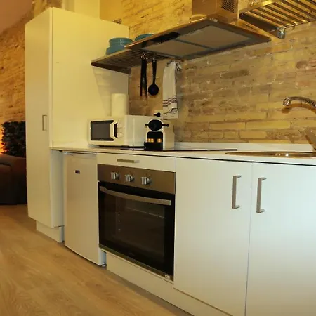 Loft Independiente Con Piscina Compartida En Centro De شقة *