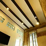 Loft Independiente Con Piscina Compartida En Centro De