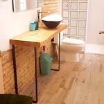 Loft Independiente Con Piscina Compartida En Centro De *