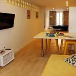 Loft Independiente Con Piscina Compartida En Centro De Apartamento *
