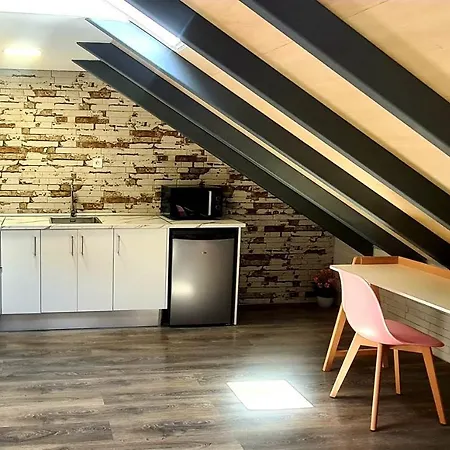 Loft Independiente Con Piscina Compartida En Centro De *